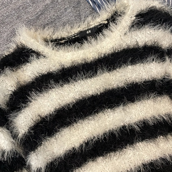 Bundle of 4 Tops - Picture 3 of 4